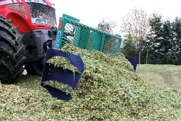 Lame ensilage silo